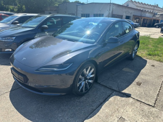 Tesla Model 3 Long Range