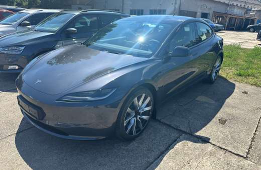 Tesla Model 3 Long Range